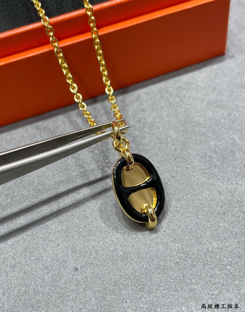 H**me5 necklaces